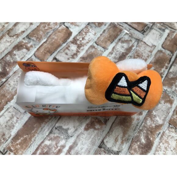 The Creme Shop Hello Kitty Halloween Plush Headband White /Orange Candy Corn Bow - Picture 6 of 6